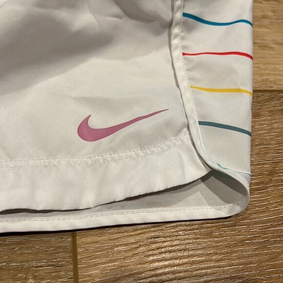 Nike girls XL drifit shorts rainbow stripe - Picture 3 of 4